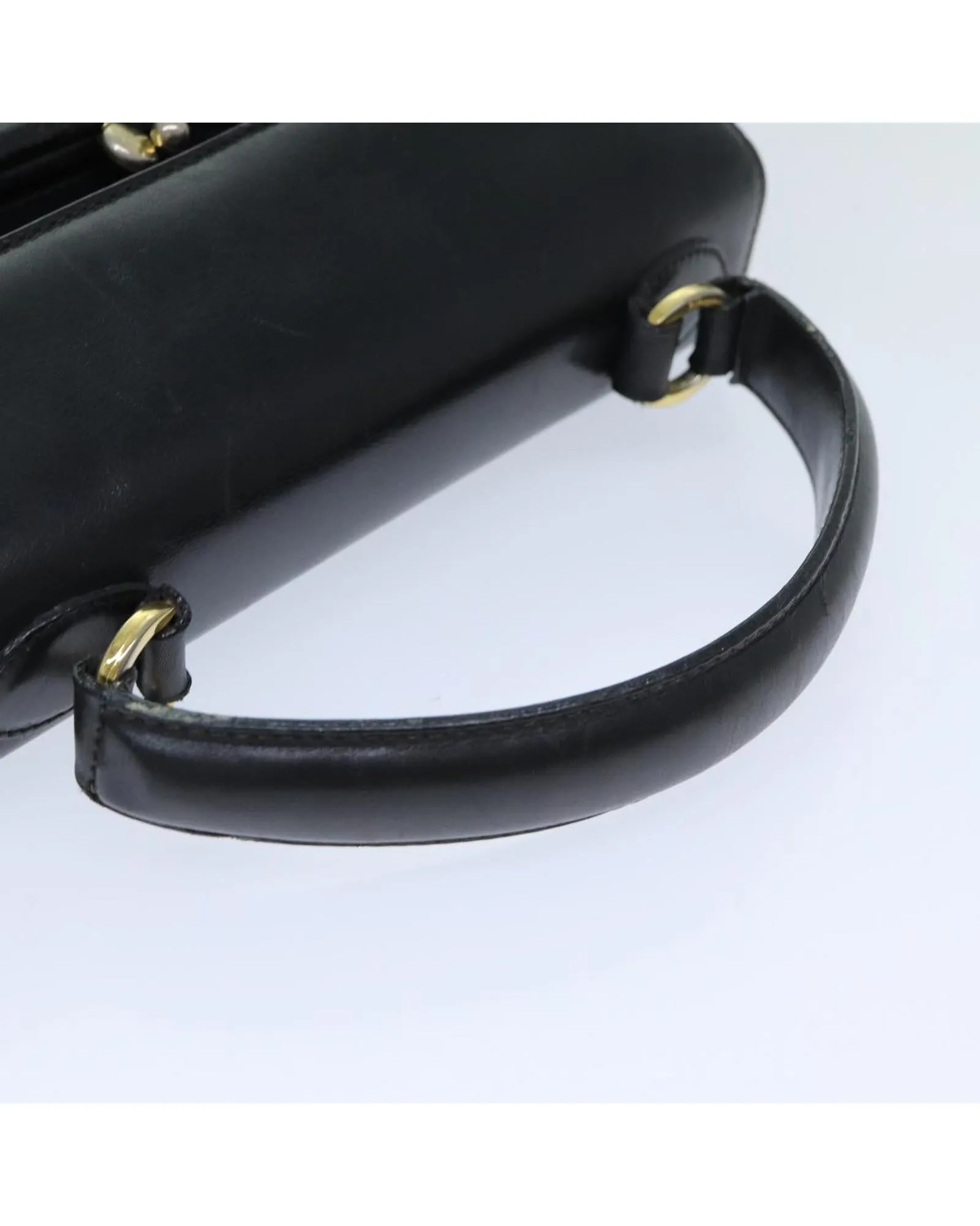 Luxurious Leather Hand Bag with Handle