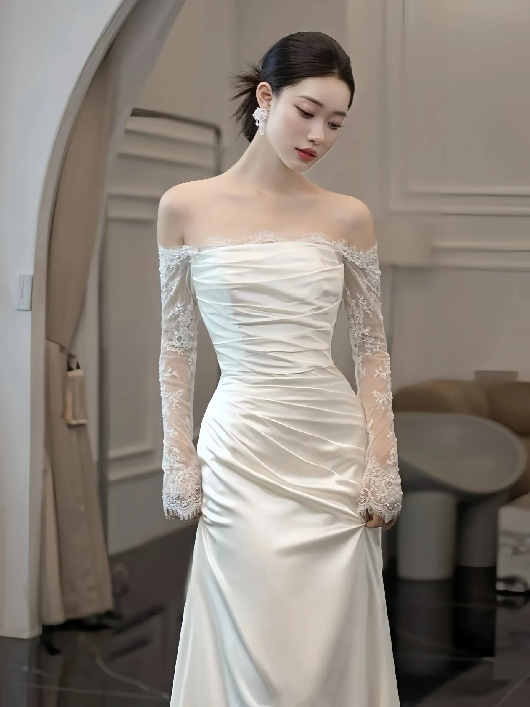 Off Shoulder Wedding Dress Elegant Fashion Dress      S5432